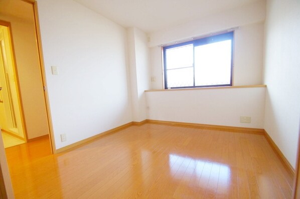 パイン・ヒルズ参番館の物件内観写真